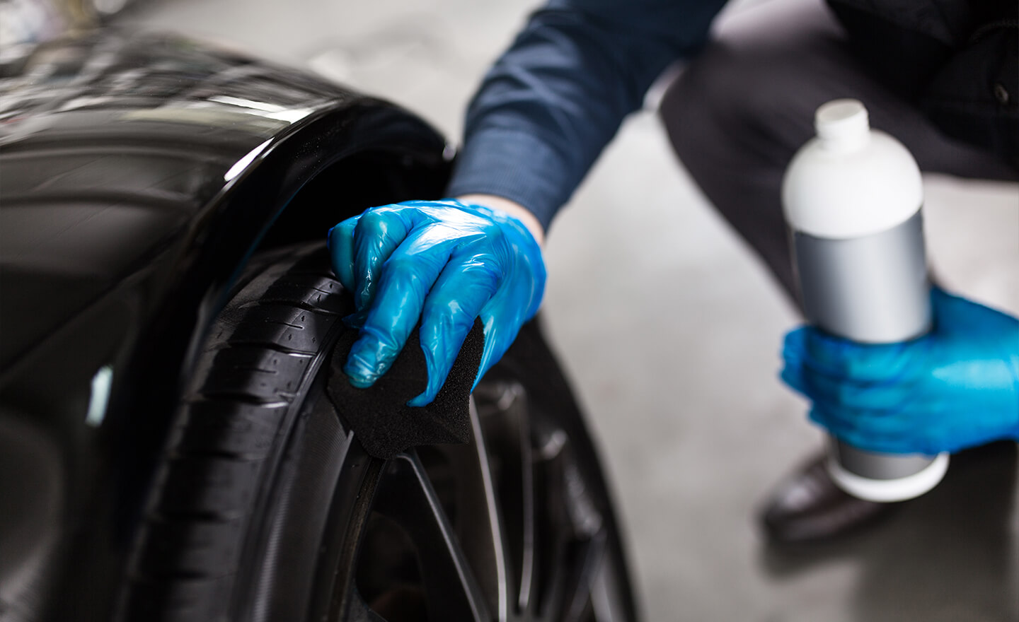 A Step-by-Step Guide to Cleaning Your Tyres